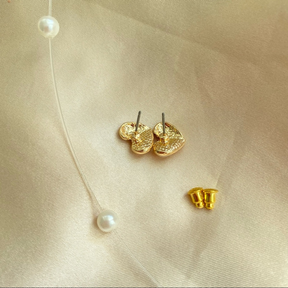 💙Unique Rhinestone Shell Hearts Stud Earrings - Picture 3 of 11